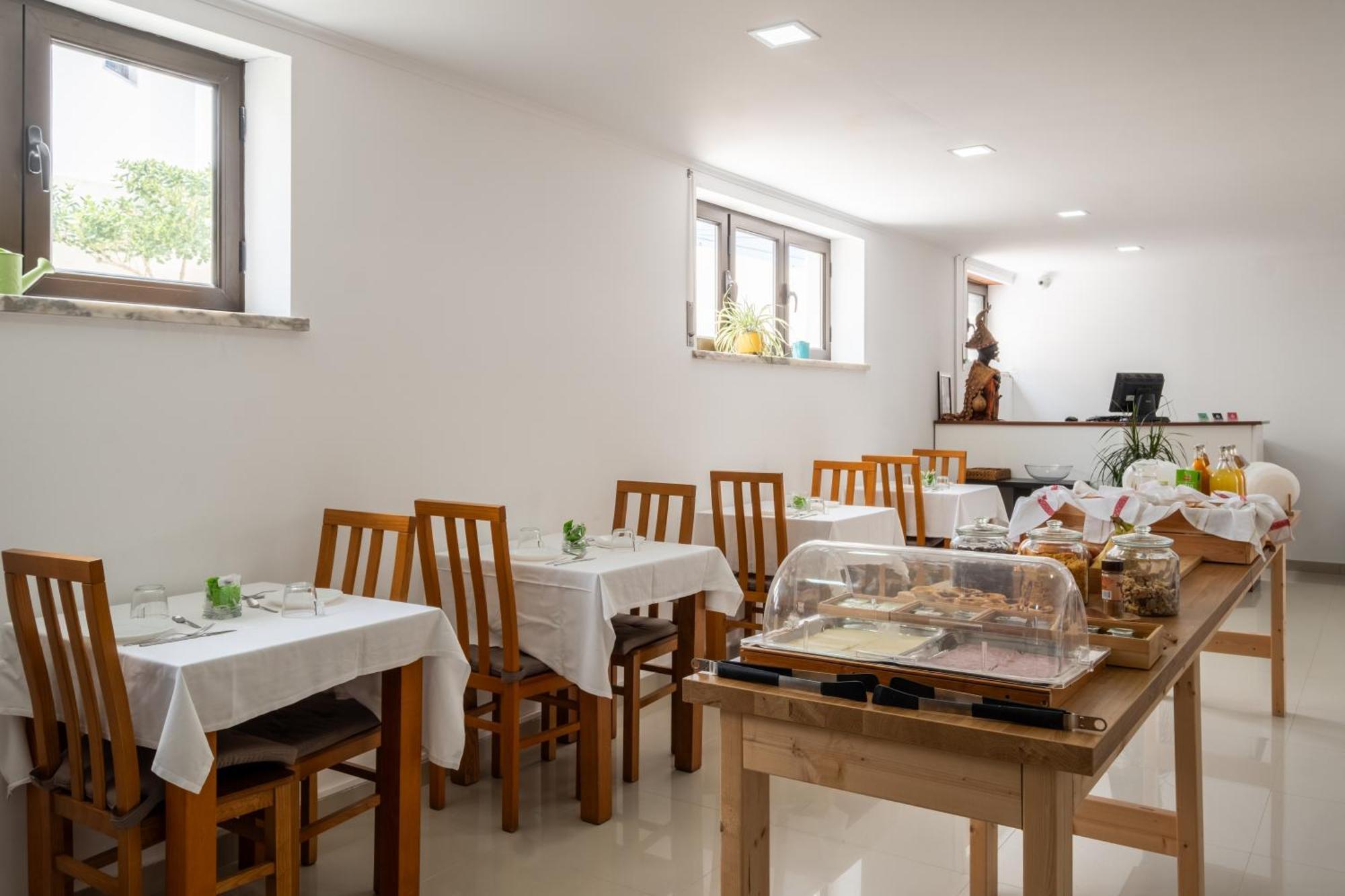 West Side Guesthouse Peniche Dış mekan fotoğraf