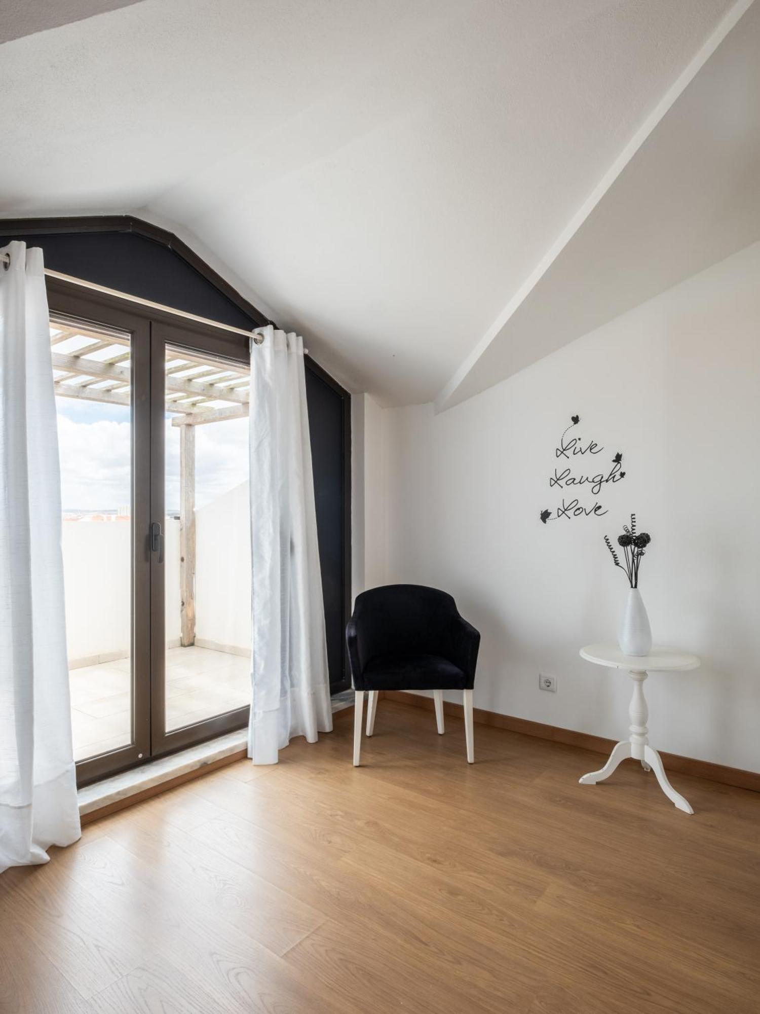 West Side Guesthouse Peniche Dış mekan fotoğraf