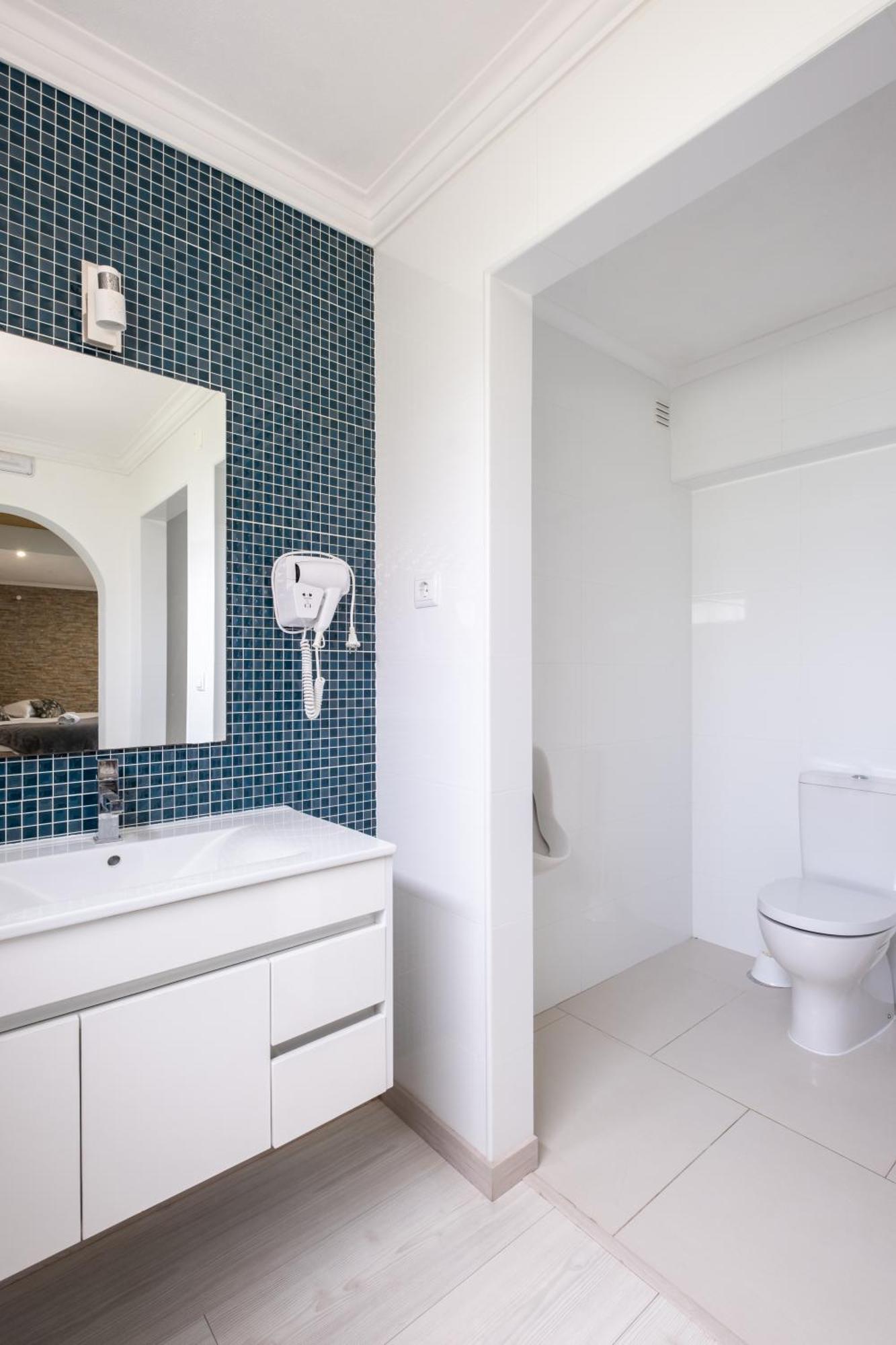 West Side Guesthouse Peniche Dış mekan fotoğraf