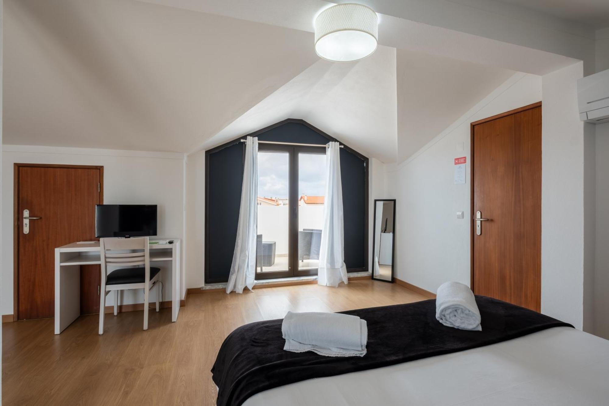 West Side Guesthouse Peniche Dış mekan fotoğraf