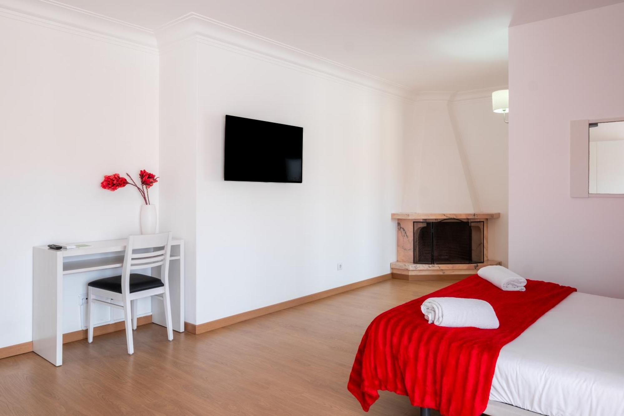 West Side Guesthouse Peniche Dış mekan fotoğraf