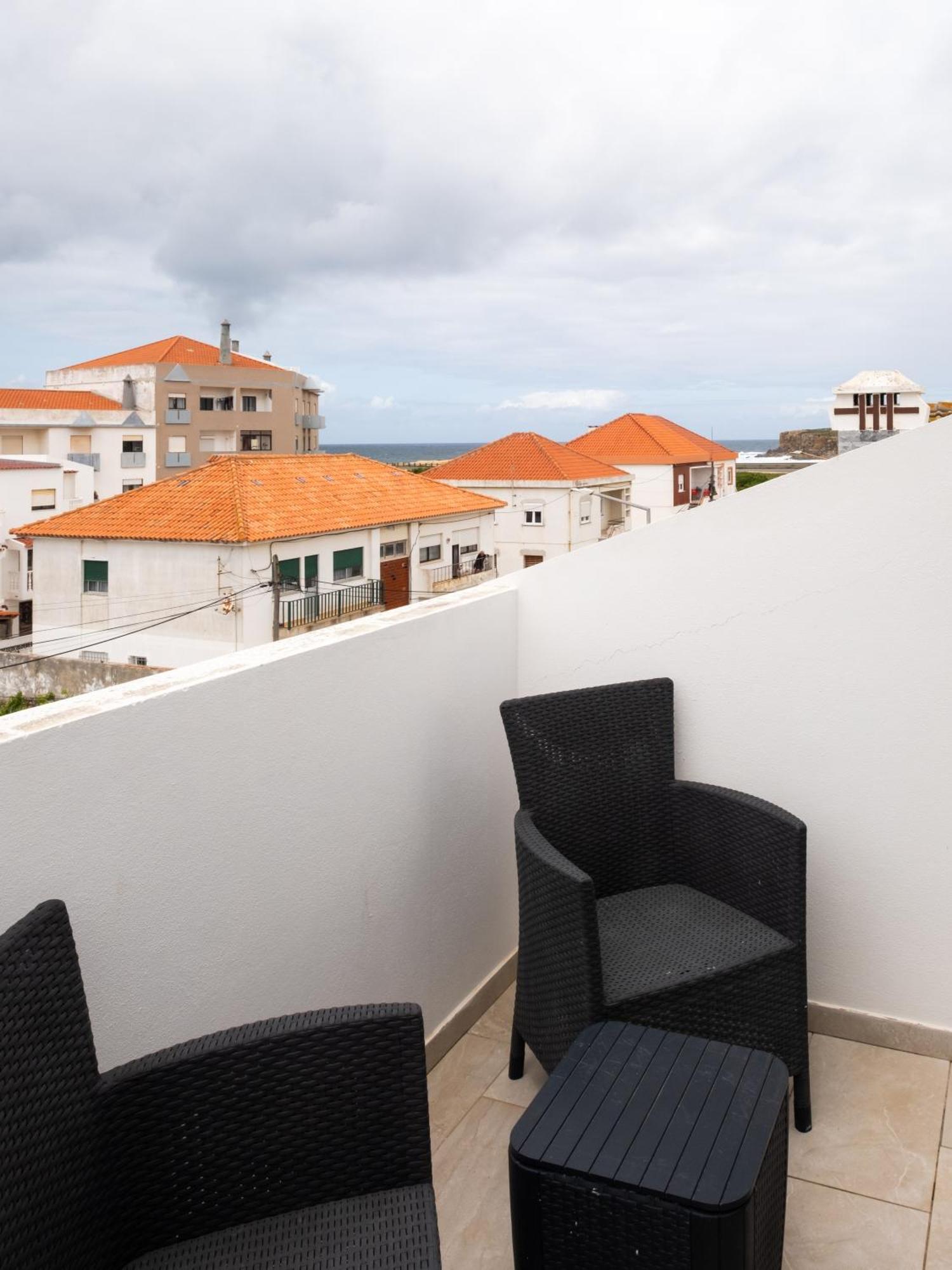 West Side Guesthouse Peniche Dış mekan fotoğraf