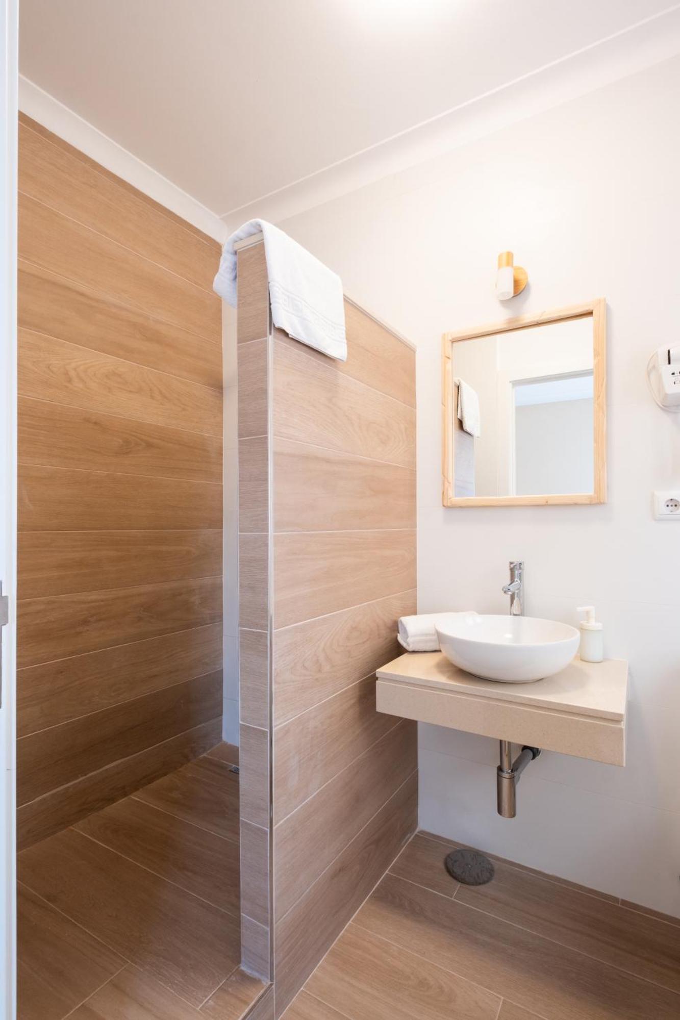 West Side Guesthouse Peniche Dış mekan fotoğraf